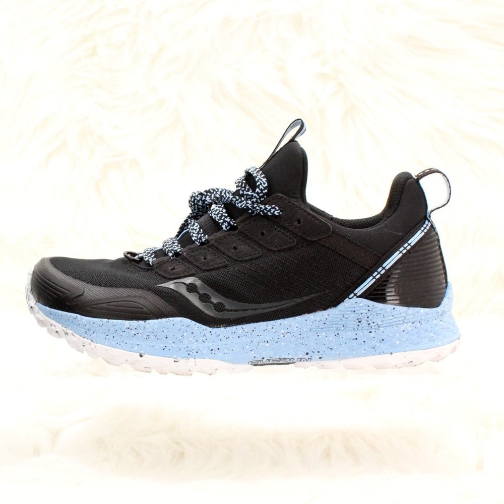 Saucony Women's MAD RIVER TR {Black/Blue} - Size 6